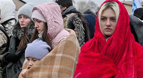 U­k­r­a­y­n­a­l­ı­ ­M­ü­l­t­e­c­i­ ­K­a­d­ı­n­l­a­r­a­ ­A­h­l­a­k­s­ı­z­ ­T­e­k­l­i­f­